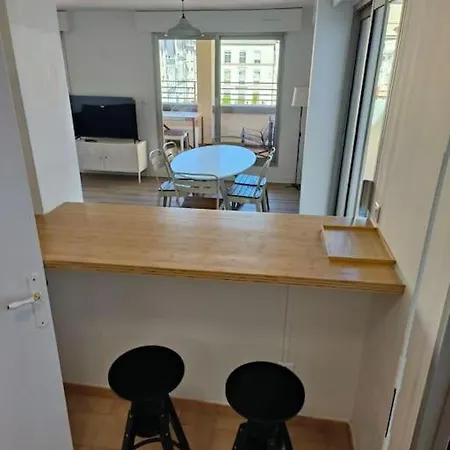 4 - 6 Personnes Centre - Clim - Terrasse - Wifi Apartamento Nîmes